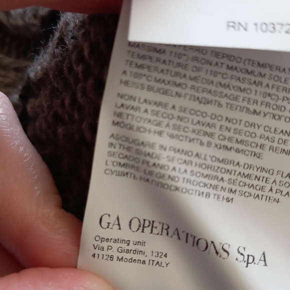 Armani Jeans wool acrylic sweater. - Picture 6 of 12